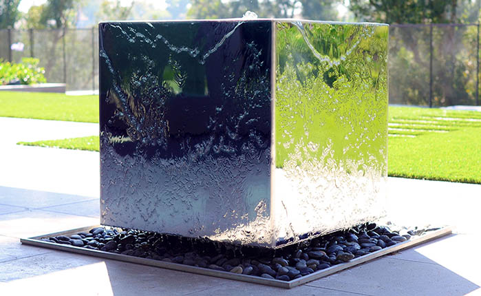 Водопад зеркальный куб